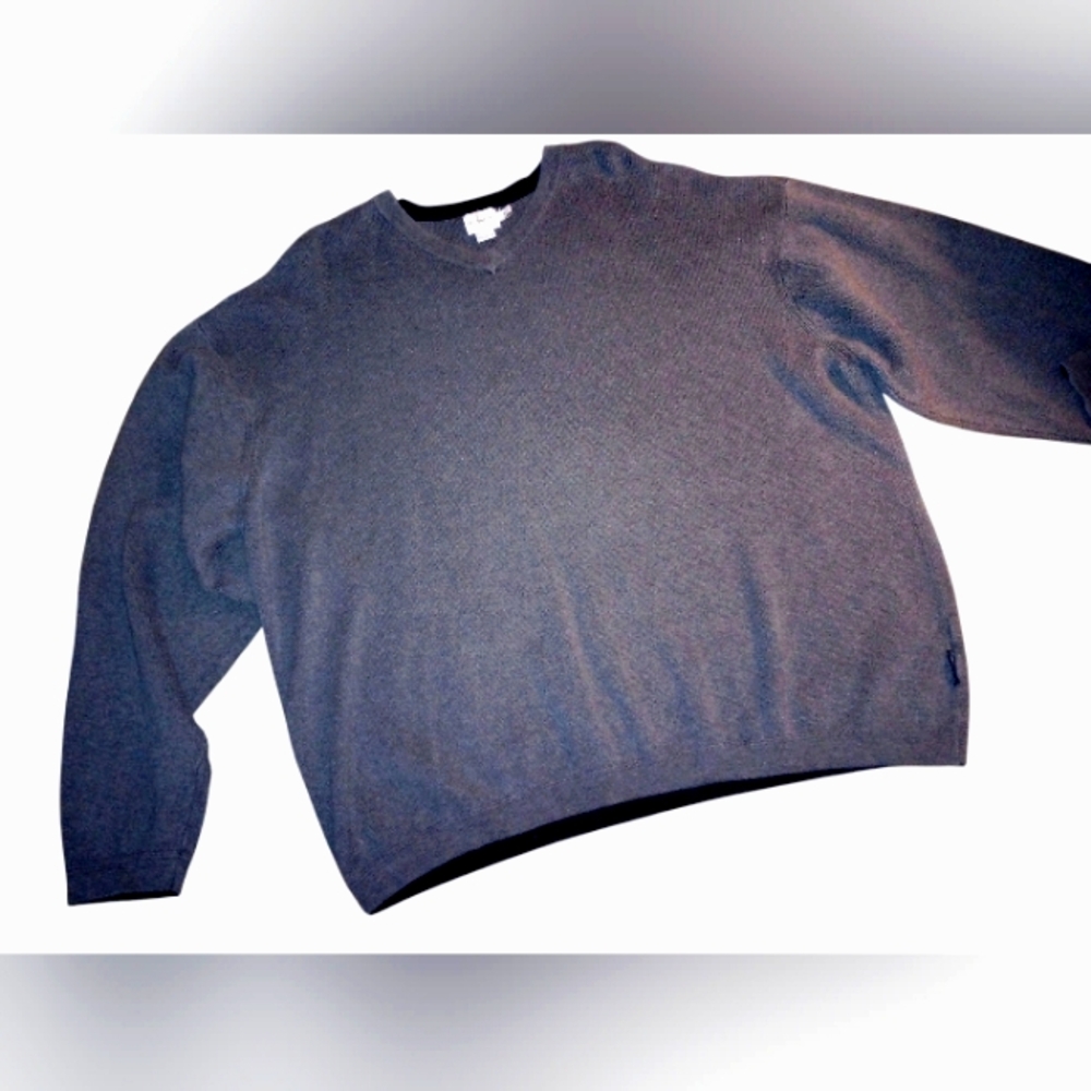 Men's Calvin Klein Cotton V neck Sweater. Dark Grey. Size Large
